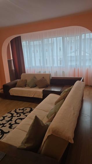 Apartament cu 2 camere decomandat în Carrefour