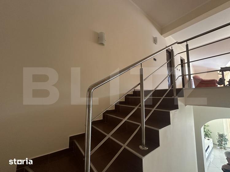 Casă cu 6 camere cu Teren 853 Mp în Păulești