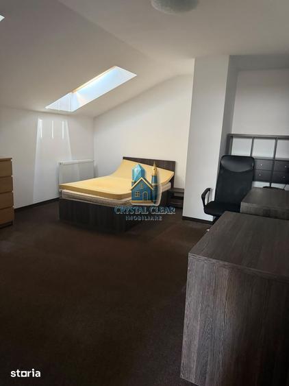Apartament cu 5 camere decomandat în 7 Noiembrie