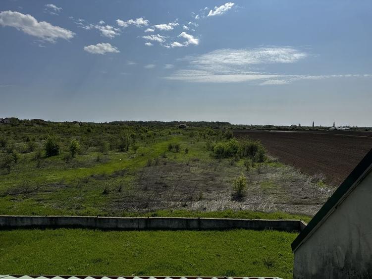 Casă cu 4 camere în Corbeanca