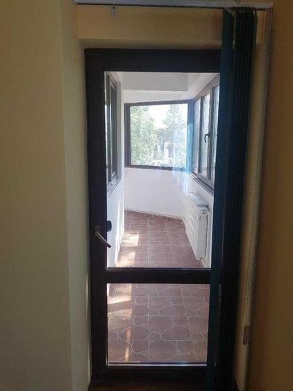 Apartament cu 2 camere decomandat în Nicolina