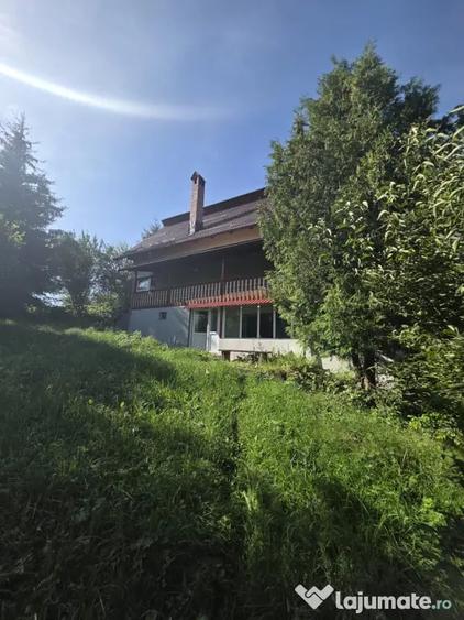 Casa de vacan?a in Fundata, Bra?ov 3.300 mp teren, acces direct din DN73 - 2