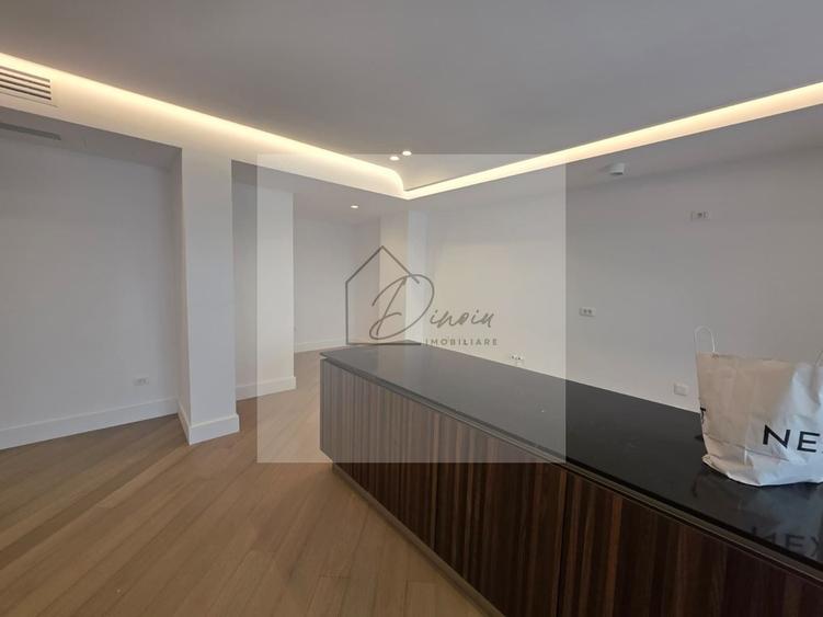 Apartament cu 4 camere decomandat, mobilat în Central