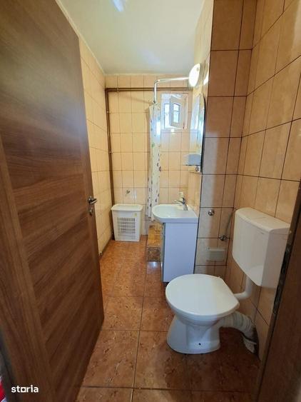 Apartament cu 3 camere decomandat în Gruia