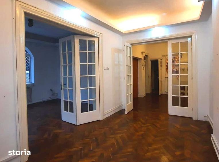 Apartament cu 3 camere semidecomandat în Eminescu