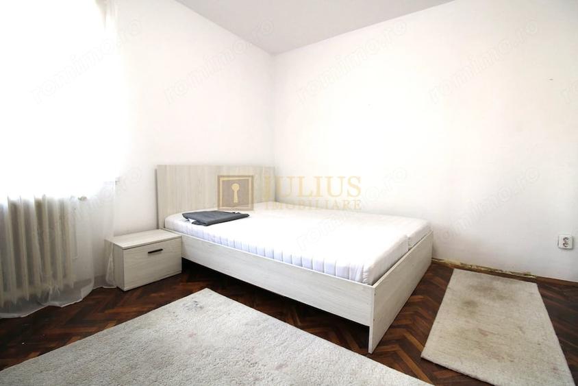 Apartament cu 4 camere semidecomandat în Punctele Cardinale