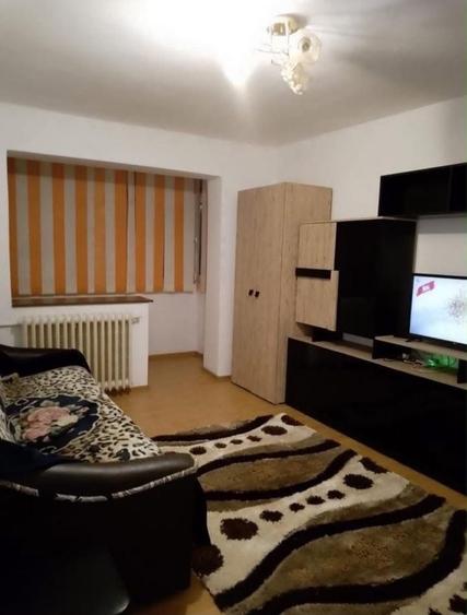 Apartament cu 2 camere semidecomandat în Micro 14