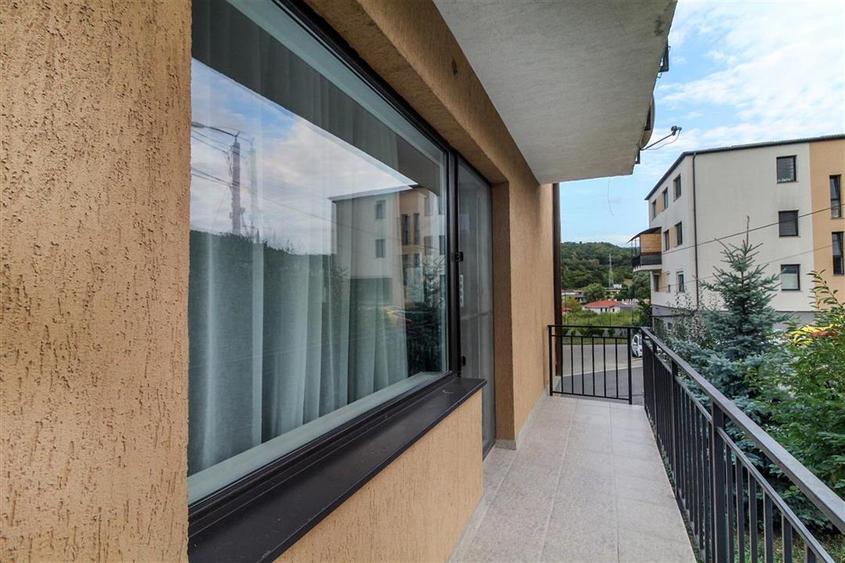 Apartament cu 3 camere semidecomandat, mobilat în Mănăștur