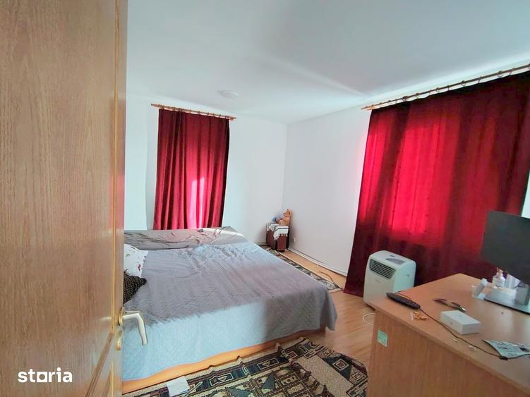 Casă cu 5 camere cu Teren 780 Mp în Sărata