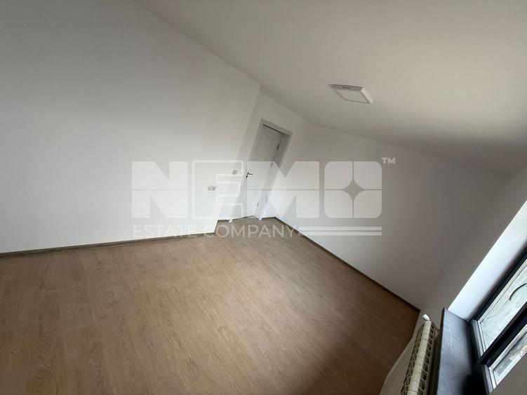 Apartament cu 4 camere semidecomandat în Ițcani