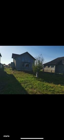 Casă cu 3 camere decomandat în Decebal