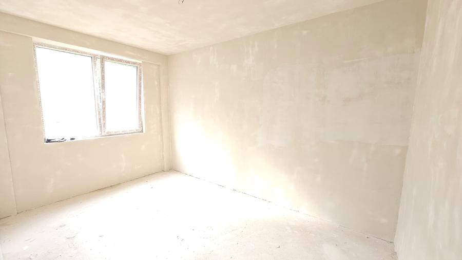 Apartament cu 3 camere semidecomandat în Micro 17