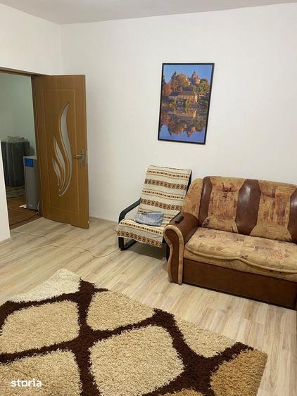 Apartament cu 3 camere decomandat în Triaj