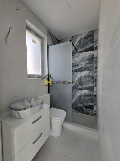 Casă individuală cu 5 camere cu Canalizare în Sud