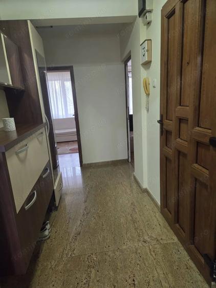 Apartament cu 3 camere decomandat în Spitalul Județean