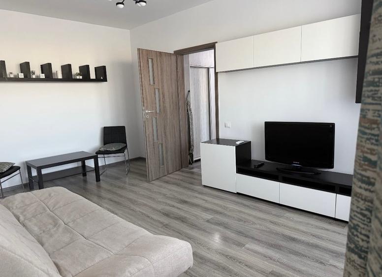 Apartament cu 2 camere decomandat în Păcii