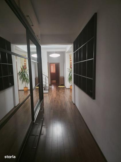 Casă cu 4 camere cu Teren 990 Mp în Ghercești