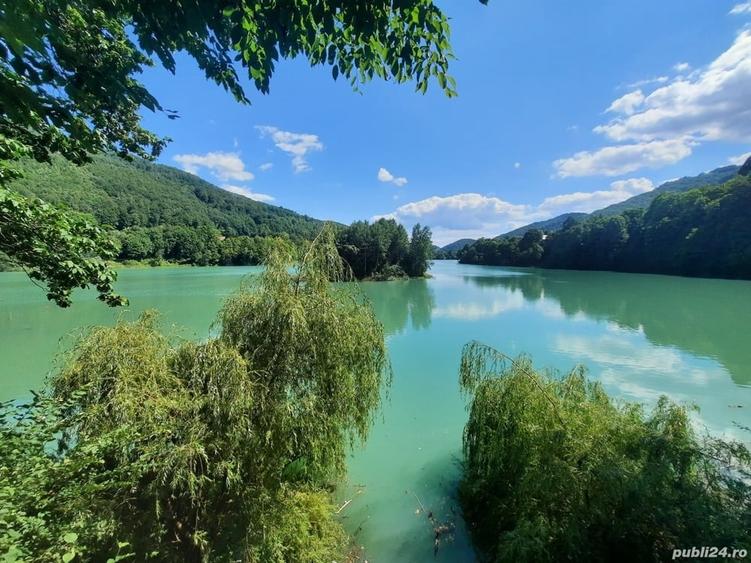 Teren de 1700 mp, în Valea Doftanei