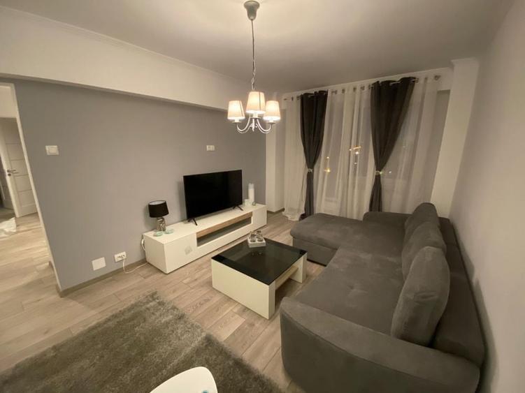 Apartament cu 2 camere decomandat în Central