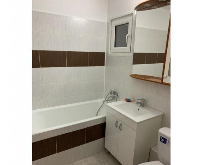 Apartament cu 3 camere decomandat în Tineretului