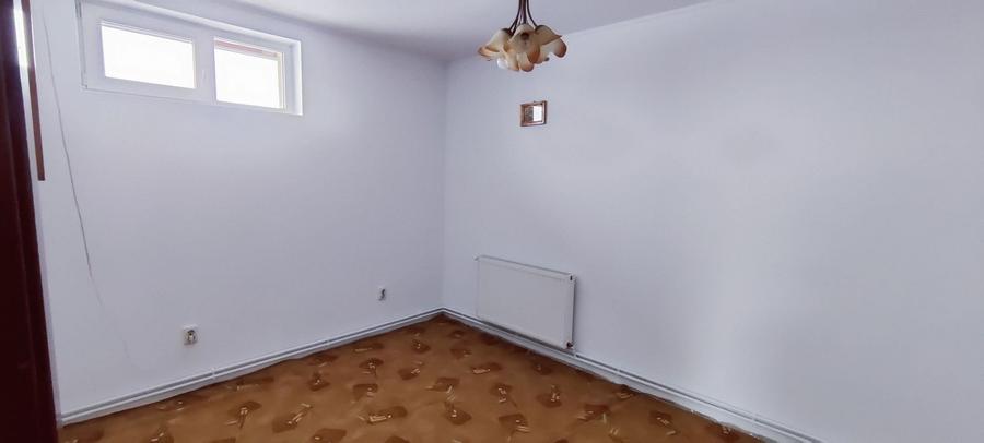 Apartament cu 5 camere decomandat, mobilat în Ghiroda