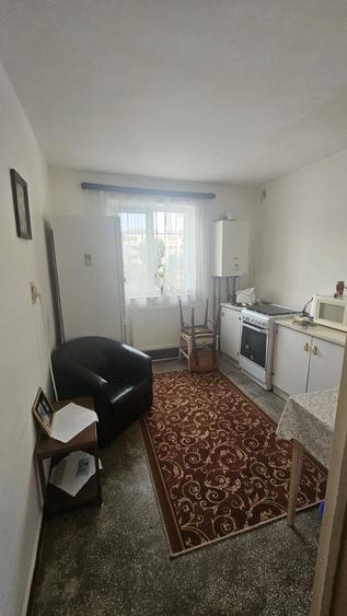 Apartament cu 2 camere semidecomandat în Micro 6