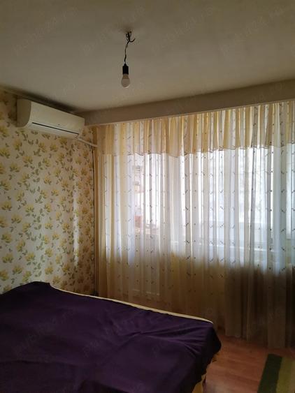 Apartament cu 3 camere semidecomandat în Obor
