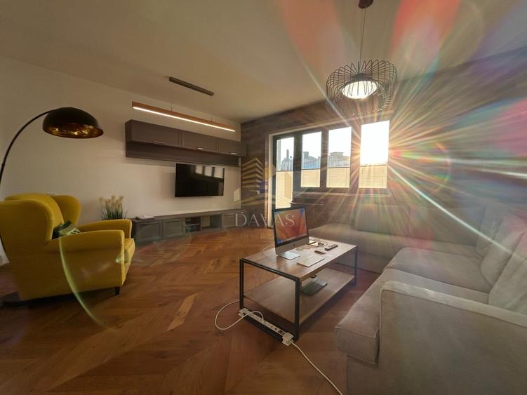 Apartament cu 4 camere circular, mobilat în Central