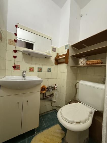 Apartament cu 3 camere decomandat, mobilat în Girocului