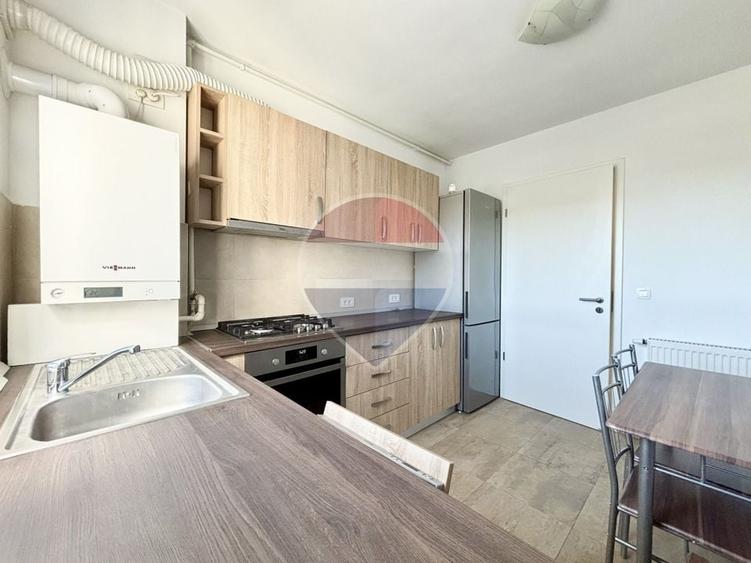 Apartament cu 2 camere decomandat în Tractorul