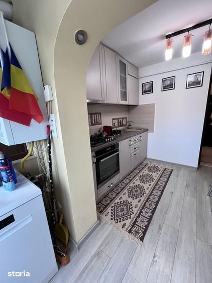 Apartament cu 3 camere decomandat în Găvana