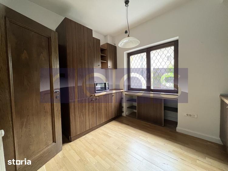 Apartament cu 3 camere în Primăverii