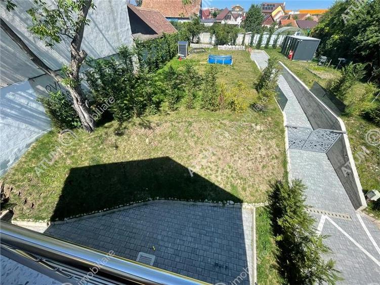 Apartament cu 3 camere decomandat în Turnișor