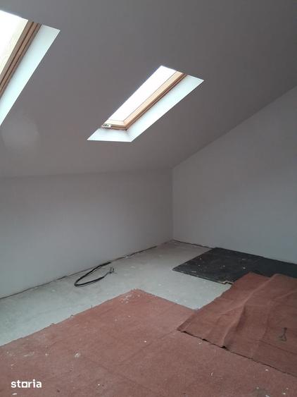 Casă cu 4 camere cu Teren 115 Mp în Central