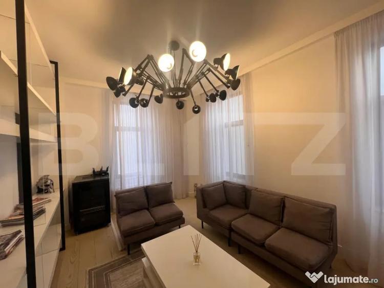 Casă cu 5 camere cu Teren 1300 Mp în Central