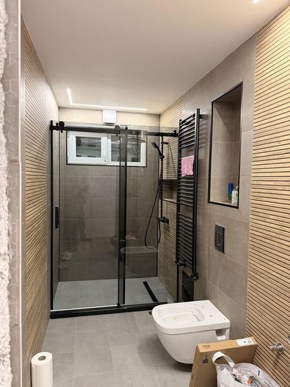 Apartament cu 3 camere semidecomandat în Alexandru Obregia