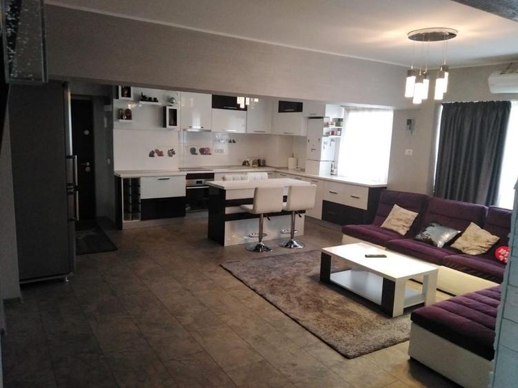 Apartament cu 4 camere în Răcădău