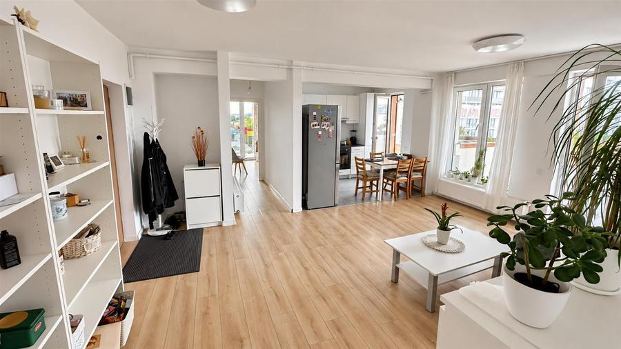 Apartament cu 3 camere decomandat în Exterior Sud