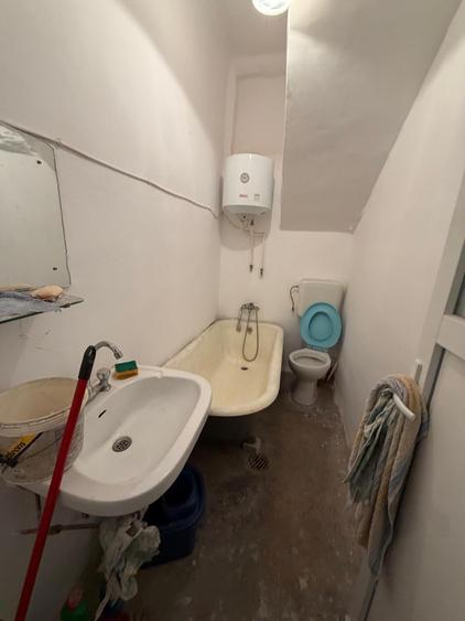 Apartament cu 2 camere semidecomandat în Victoriei