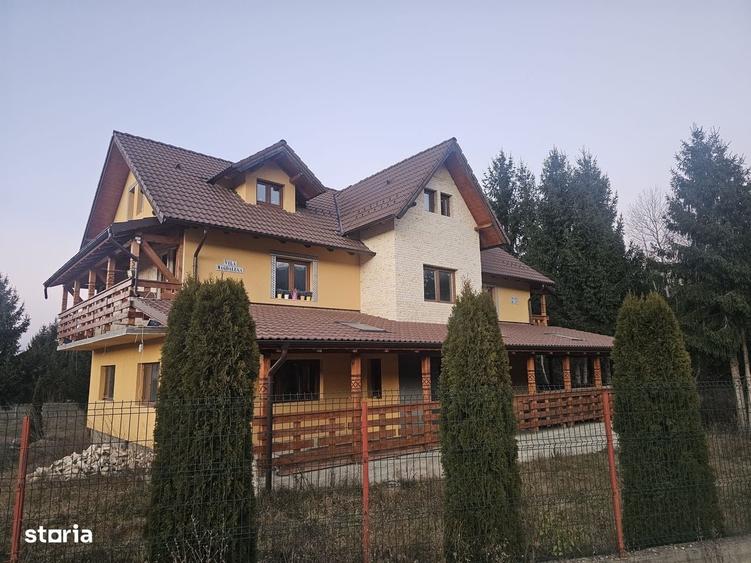 Casă cu 4 camere în Sâmbăta de Sus