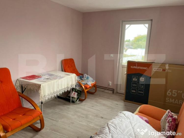 Casă cu 7 camere cu Teren 564 Mp în Central