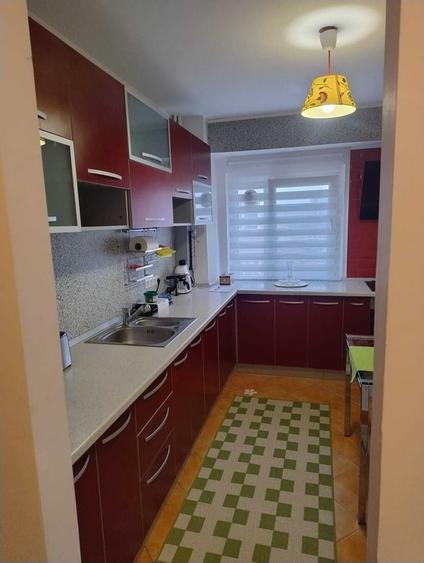 Apartament cu 4 camere decomandat, mobilat în Teiul Doamnei