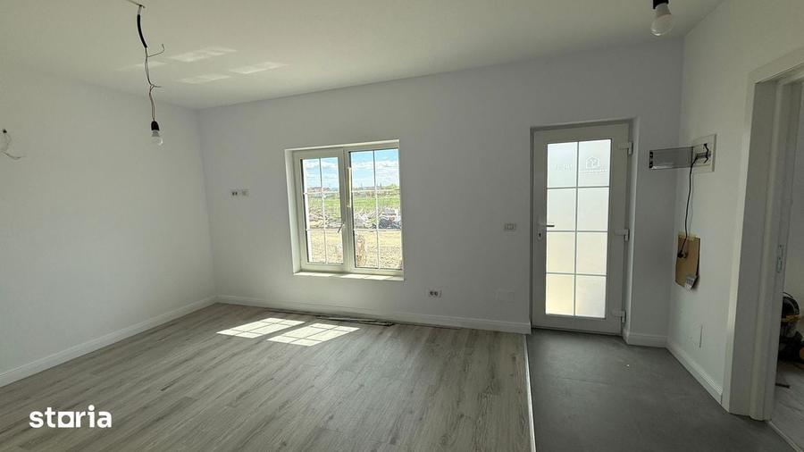 Casă cu 4 camere cu Teren 300 Mp în Hemeiuș