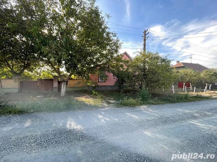 Casă cu 4 camere în Sânpetru Mare