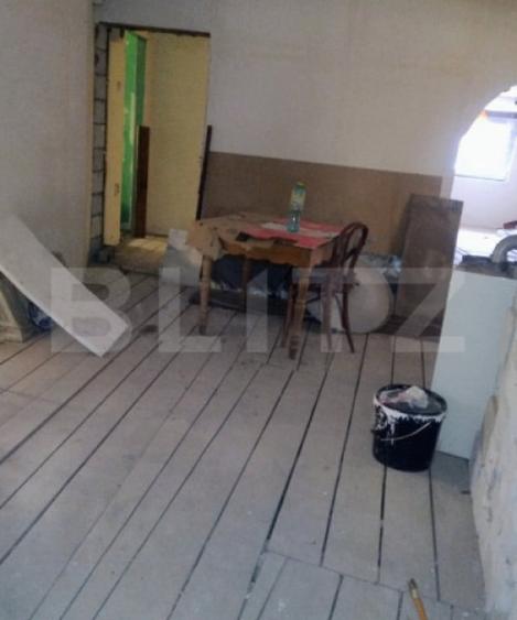 Casă cu 5 camere cu Teren 100 Mp în Central
