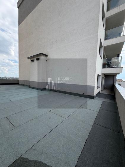 Apartament cu 3 camere decomandat, mobilat în Vitan