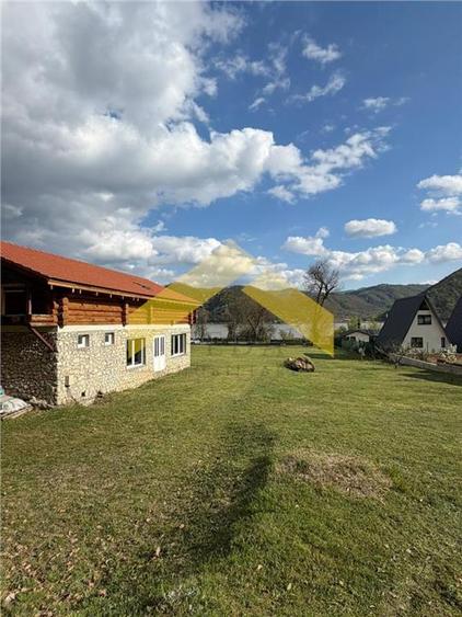 Casă individuală cu 6 camere cu Teren 3780 Mp în Sfânta Elena