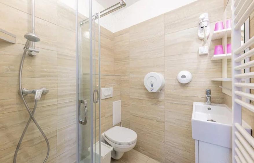 Garsonieră decomandată în Central