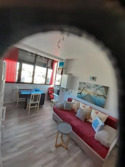 Apartament cu 2 camere semidecomandat în Universitate