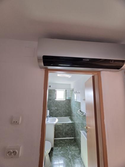 Apartament cu 3 camere decomandat în Micro 5